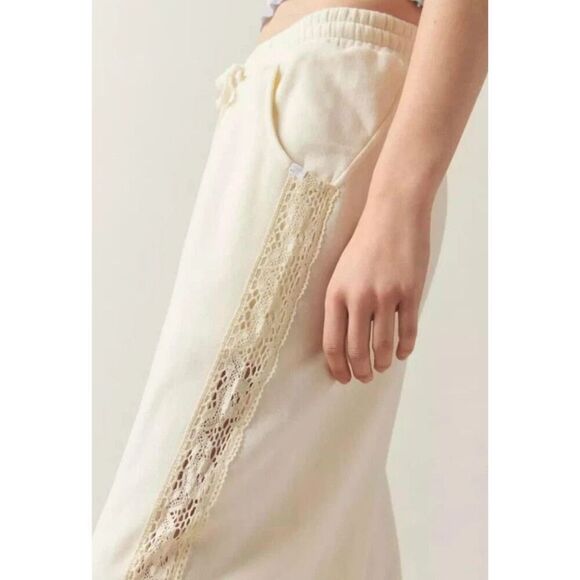 Urban Outfitters Women's Sz M Ivory Out From Under Jayden Lace-Inset Sweatpants - Picture 13 of 13